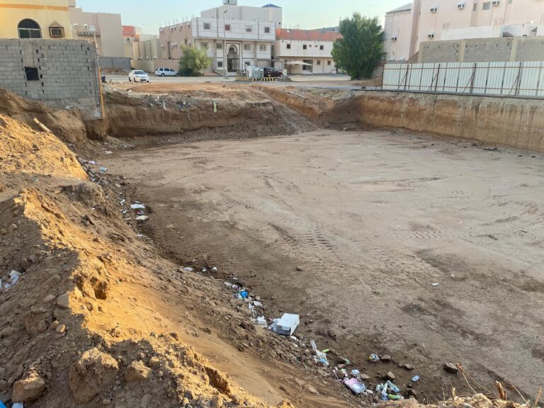 أعمال الحفر وتجهيز الموقع قبل الأساسات – مقاول عظم